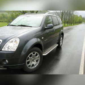 MARCHE-PIEDS PLAT INOX SUR SSANGYONG REXTON 2006-2012