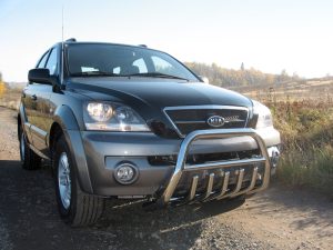 KIA SORENTO I 2006-2009 PARE-BUFFLE BAS AVEC GRILLE DE PROTECTION CARTER EN INOX I 2002-2009 389,00 €