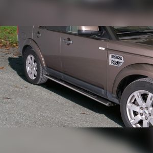 MARCHE-PIEDS OVALE INOX SUR LAND ROVER DISCOVERY 4 2012+