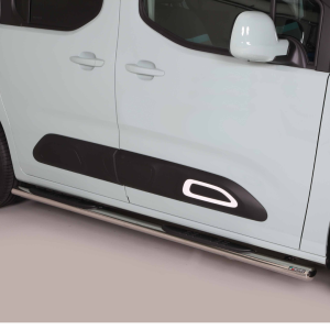 Marchepied latéral GPO446MWB noir et chromé sur Citroën Berlingo 2020, vue latérale