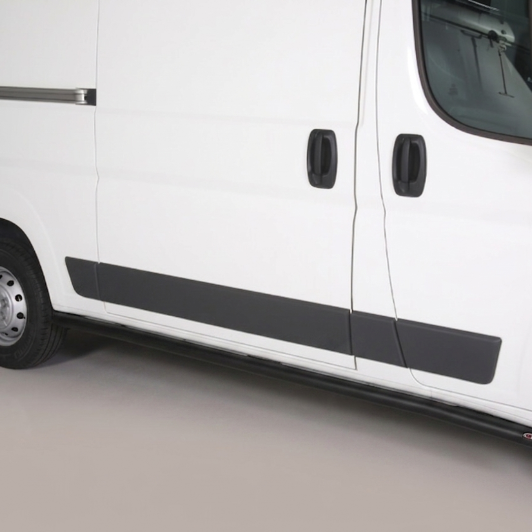 Protection latérale Citroën Jumper L2 (MWB) 2014-2023 – Noir ou Chromé – Image 2