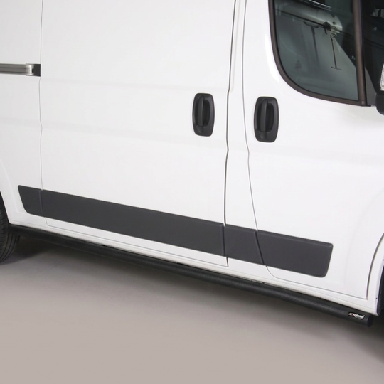 Protection latérale Fiat Ducato L2 MWB 2014-2023 – Noir ou Chromé – Image 2