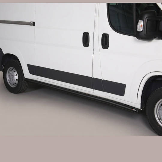 Protection latérale Peugeot Boxer L2 MWB 2014-2023 – Noir ou Chromé – Image 2